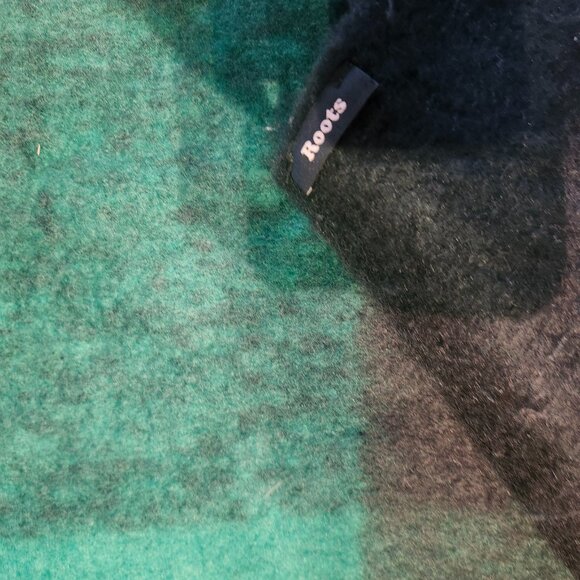 Roots winter scarf - Picture 2 of 4